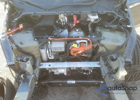 2024 Tesla Model Y z USA, uszkodzony, nr VIN 7SAYGDED7RF056973